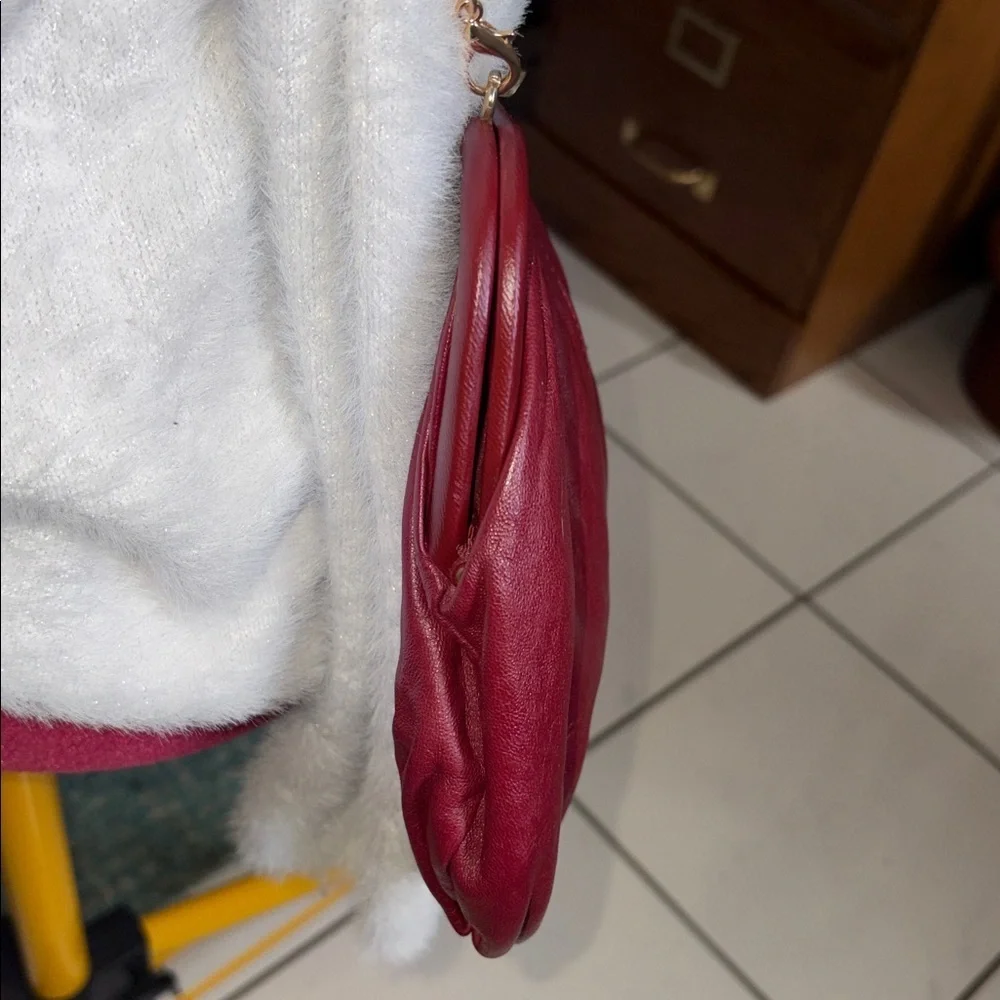 Italian Leather inside & out  Kisslock mini Bag  clutch  Crossbody bag burgundy